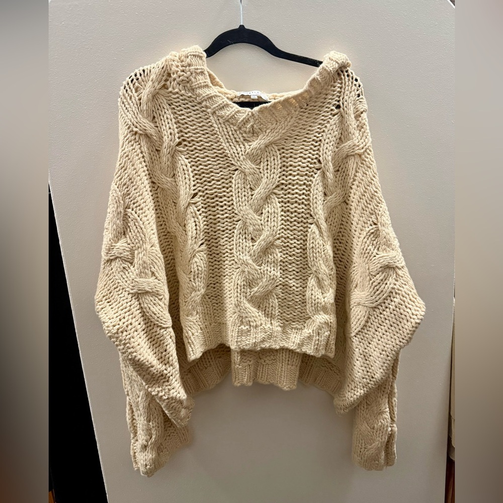 FINAL PRICE - Size large cream knit sweater🌼